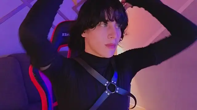 Snapshot of devils_cry chatting on October 17, 2025, 3:43 am devils cry online show from October 17, 2025, 3:43 am