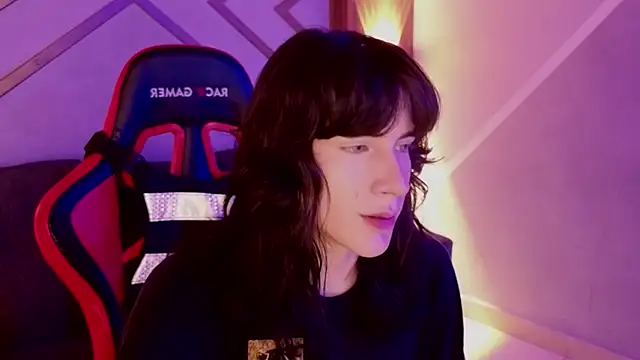 Snapshot of devils_cry chatting on October 25, 2025, 4:00 am devils cry online show from October 25, 2025, 4:00 am