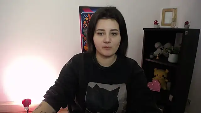 Katrin kiss  online show from October 8, 2025, 12:50 pm