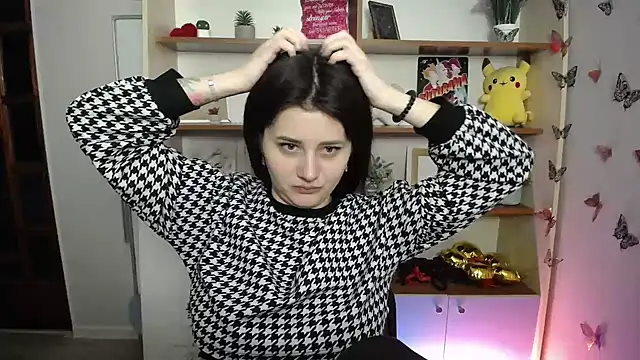 Katrin kiss  online show from May 10, 2026, 12:42 pm