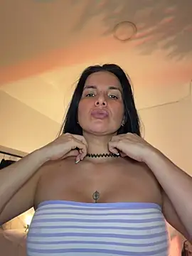 Snapshot of carol_cruz133 chatting on May 12, 2026, 11:33 pm carol cruz133 online show from May 12, 2026, 11:33 pm