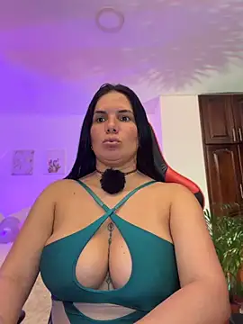 Snapshot of carol_cruz133 chatting on May 6, 2026, 11:31 pm carol cruz133 online show from May 6, 2026, 11:31 pm