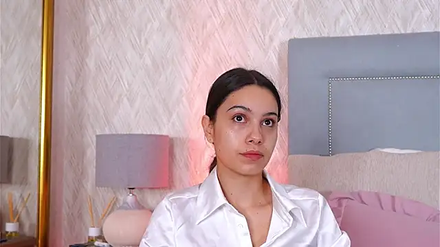 Snapshot of Sofy_Bradd chatting on October 9, 2025, 3:07 am Sofy Bradd online show from October 9, 2025, 3:07 am