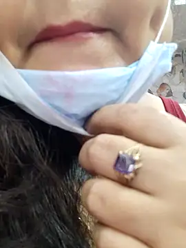 nisha 1110 online show from October 23, 2025, 1:43 pm