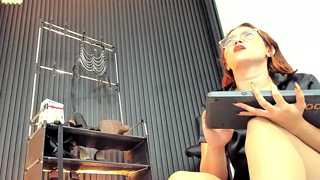 Snapshot of MissKathyfox chatting on November 10, 2025, 7:52 pm MissKathyfox online show from November 10, 2025, 7:52 pm