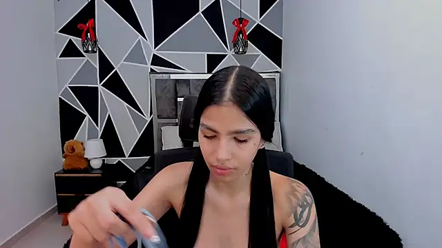 Snapshot of valeria-duarte chatting on March 10, 2026, 7:51 pm valeria-duarte online show from March 10, 2026, 7:51 pm