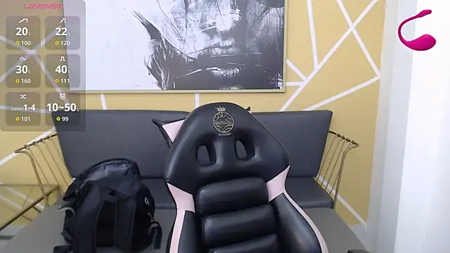 Snapshot of olivia_russo_ chatting on November 13, 2025, 8:02 pm olivia russo online show from November 13, 2025, 8:02 pm