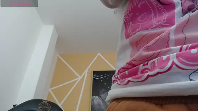 Snapshot of olivia_russo_ chatting on October 19, 2025, 1:03 pm olivia russo online show from October 19, 2025, 1:03 pm