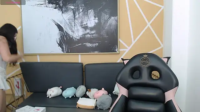 Snapshot of olivia_russo_ chatting on March 9, 2026, 8:12 pm olivia russo online show from March 9, 2026, 8:12 pm