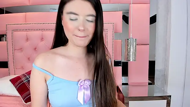 Snapshot of LiliCarterm chatting on October 15, 2025, 8:17 pm LiliCarterm online show from October 15, 2025, 8:17 pm