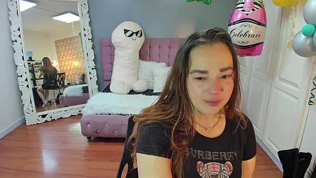 Tammy parker  online show from October 1, 2025, 3:00 am