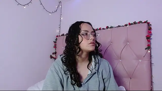 Snapshot of manumeow1 chatting on December 14, 2025, 10:15 pm manumeow1 online show from December 14, 2025, 10:15 pm