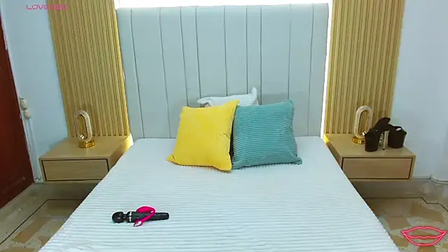 Snapshot of WildScarlet chatting on October 30, 2025, 1:09 pm WildScarlet online show from October 30, 2025, 1:09 pm