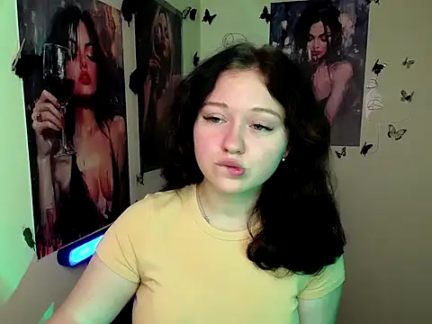 Snapshot of LadyAlice_ chatting on October 13, 2025, 6:15 am LadyAlice online show from October 13, 2025, 6:15 am