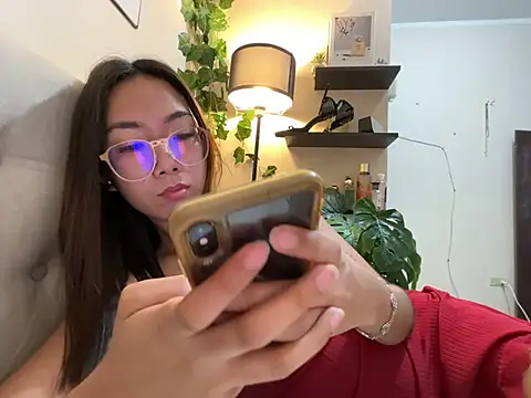 Snapshot of Sluttgwen69 chatting on February 18, 2026, 4:14 pm Sluttgwen69 online show from February 18, 2026, 4:14 pm