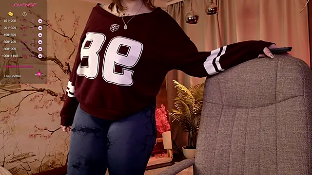 Snapshot of Morvelyn chatting on November 25, 2025, 2:39 pm Morvelyn online show from November 25, 2025, 2:39 pm