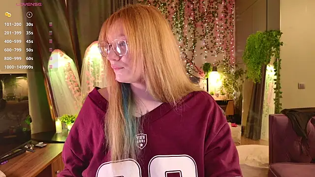 Morvelyn online show from March 12, 2026, 8:57 pm