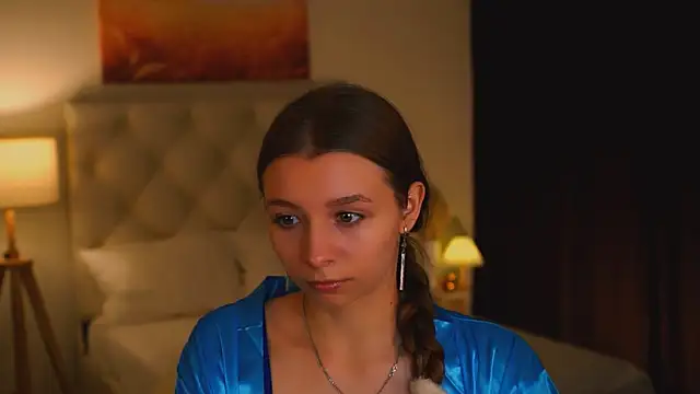 JulieDaniel online show from October 16, 2025, 8:22 am