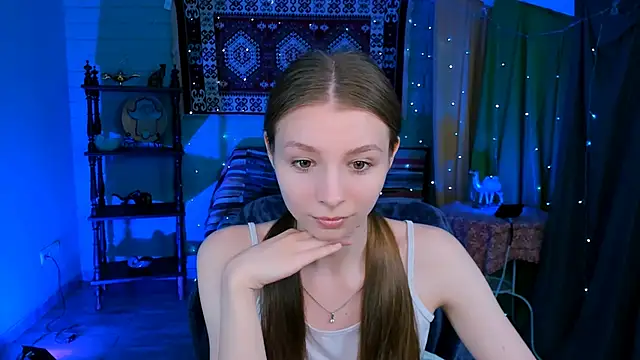 Snapshot of JulieDaniel chatting on June 1, 2026, 8:14 am JulieDaniel online show from June 1, 2026, 8:14 am