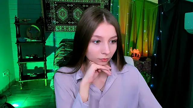 Snapshot of JulieDaniel chatting on May 13, 2026, 4:41 am JulieDaniel online show from May 13, 2026, 4:41 am