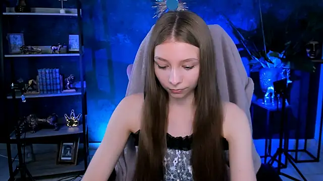 Snapshot of JulieDaniel chatting on June 18, 2026, 4:11 am JulieDaniel online show from June 18, 2026, 4:11 am