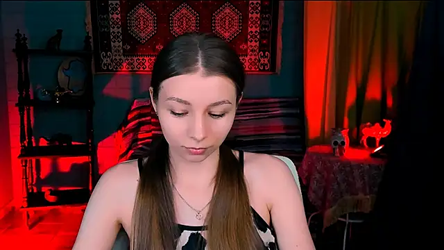 JulieDaniel online show from December 5, 2025, 4:22 am