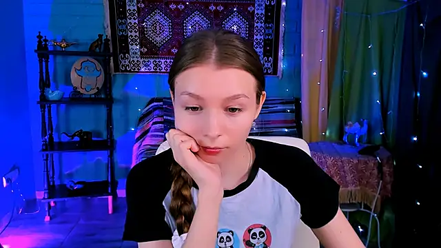 JulieDaniel online show from March 2, 2026, 7:26 am