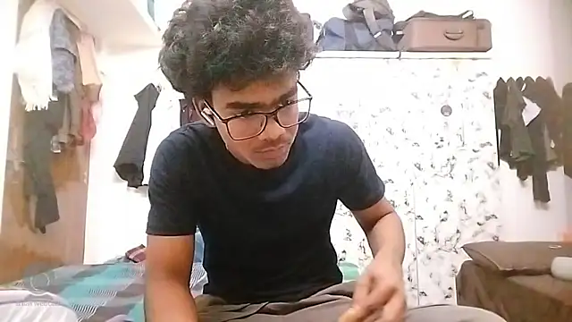 Snapshot of Rahulisagoodguy chatting on December 20, 2025, 5:38 pm Rahulisagoodguy online show from December 20, 2025, 5:38 pm