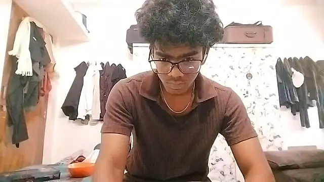 Snapshot of Rahulisagoodguy chatting on December 21, 2025, 10:39 am Rahulisagoodguy online show from December 21, 2025, 10:39 am