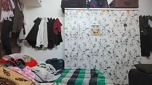 Snapshot of Rahulisagoodguy chatting on December 16, 2025, 5:39 pm Rahulisagoodguy online show from December 16, 2025, 5:39 pm