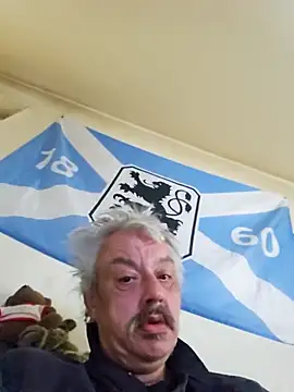 Snapshot of Fonse1860 chatting on December 2, 2025, 8:05 am Fonse1860 online show from December 2, 2025, 8:05 am