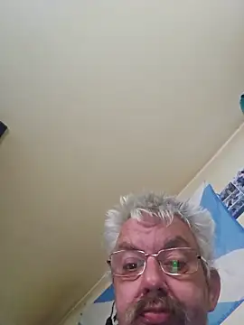 Snapshot of Fonse1860 chatting on June 10, 2026, 6:03 am Fonse1860 online show from June 10, 2026, 6:03 am