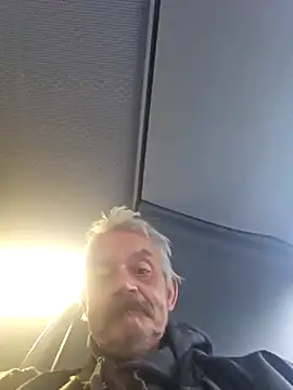 Snapshot of Fonse1860 chatting on October 22, 2025, 8:25 am Fonse1860 online show from October 22, 2025, 8:25 am