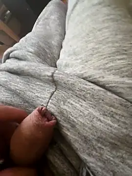 Snapshot of Fonse1860 chatting on October 19, 2025, 9:01 am Fonse1860 online show from October 19, 2025, 9:01 am