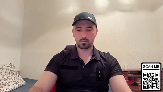 Snapshot of Hard_to_Obey chatting on April 28, 2026, 7:29 pm Hard to Obey online show from April 28, 2026, 7:29 pm