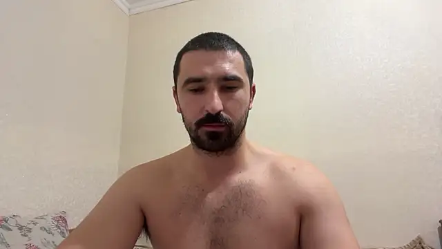 Snapshot of Hard_to_Obey chatting on November 11, 2025, 8:14 pm Hard to Obey online show from November 11, 2025, 8:14 pm