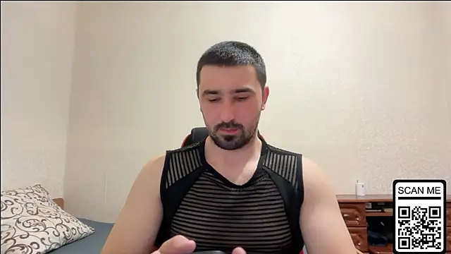 Snapshot of Hard_to_Obey chatting on April 10, 2026, 4:58 pm Hard to Obey online show from April 10, 2026, 4:58 pm