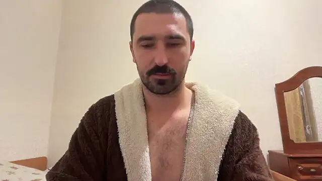 Snapshot of Hard_to_Obey chatting on November 1, 2025, 7:41 pm Hard to Obey online show from November 1, 2025, 7:41 pm