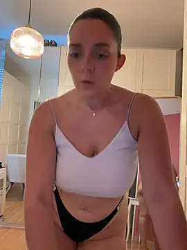 chloedlm5 online show from July 12, 2026, 10:05 am
