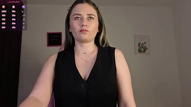 Snapshot of Veronika__Winslow_ chatting on December 14, 2025, 3:13 am Veronika Winslow online show from December 14, 2025, 3:13 am