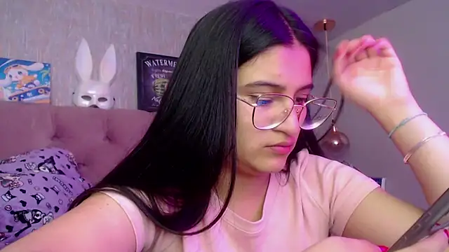 laurenelove online show from November 10, 2025, 3:11 am