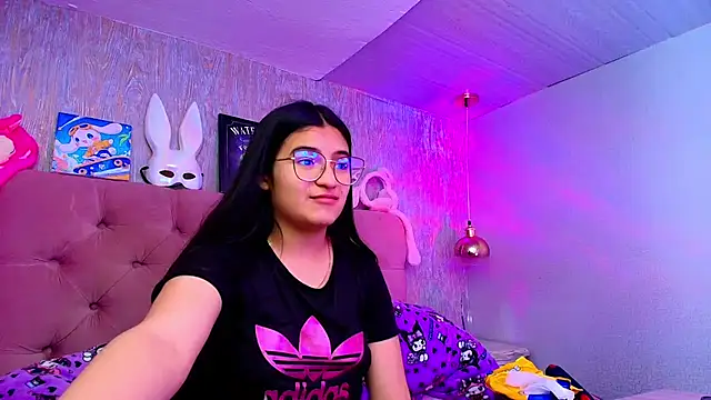 laurenelove online show from November 27, 2025, 4:13 am