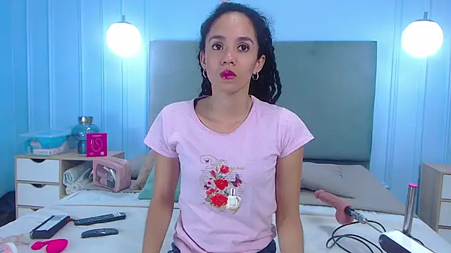 Snapshot of TerryGreenwood chatting on November 5, 2025, 1:14 pm TerryGreenwood online show from November 5, 2025, 1:14 pm