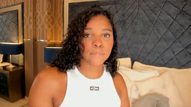 Snapshot of LisaMendez chatting on July 1, 2026, 9:26 pm LisaMendez online show from July 1, 2026, 9:26 pm
