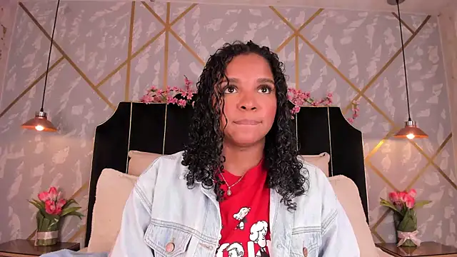 Snapshot of LisaMendez chatting on May 21, 2026, 3:48 am LisaMendez online show from May 21, 2026, 3:48 am