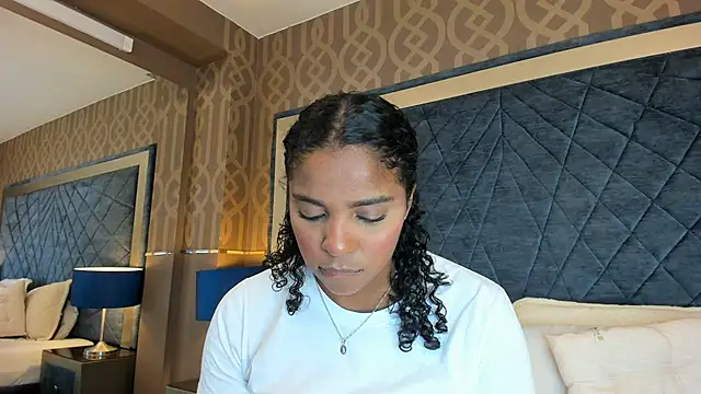 Snapshot of LisaMendez chatting on August 6, 2026, 11:11 pm LisaMendez online show from August 6, 2026, 11:11 pm