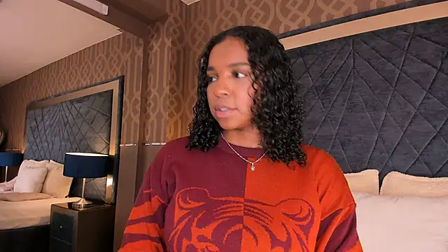 Snapshot of LisaMendez chatting on July 5, 2026, 3:44 am LisaMendez online show from July 5, 2026, 3:44 am