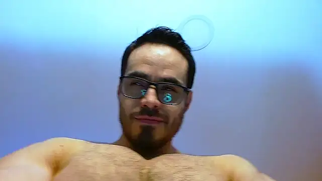 Snapshot of Axel_Lover chatting on November 20, 2025, 12:33 am Axel Lover online show from November 20, 2025, 12:33 am