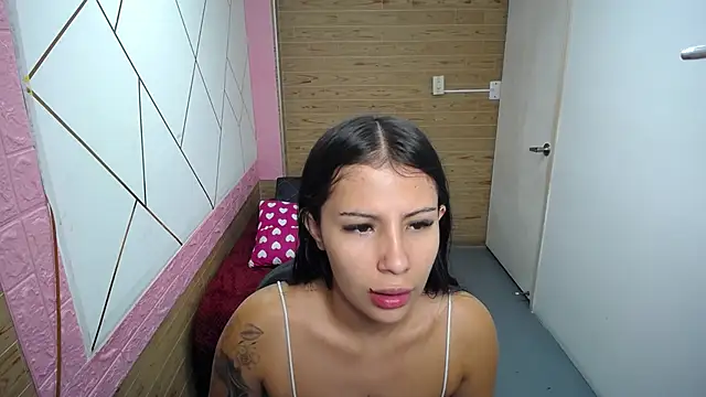 isabella rossee online show from September 24, 2025, 7:20 pm