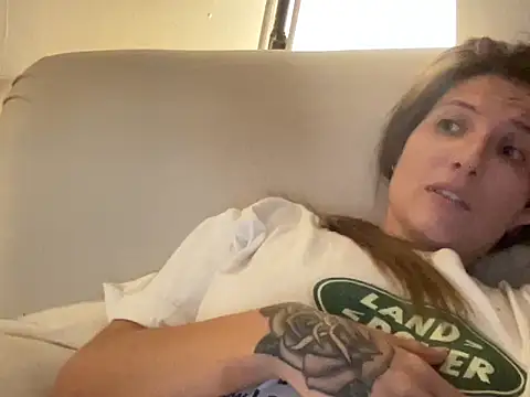 Snapshot of dddasani chatting on October 24, 2025, 12:31 am dddasani online show from October 24, 2025, 12:31 am